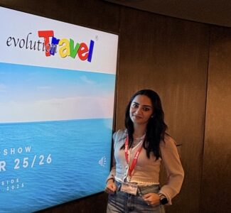 Foto Dalla passione per i viaggi a una nuova vita professionale: la storia di Anna Venezia